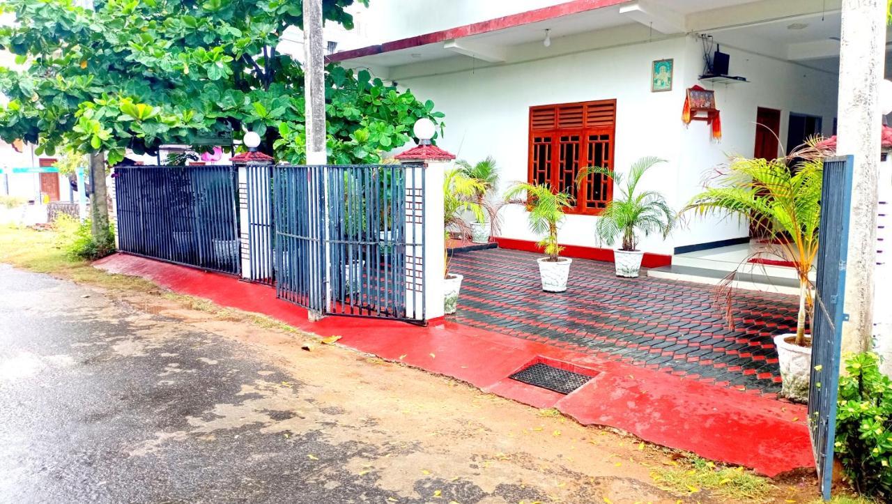Hilton Cottage Trincomalee Exterior photo