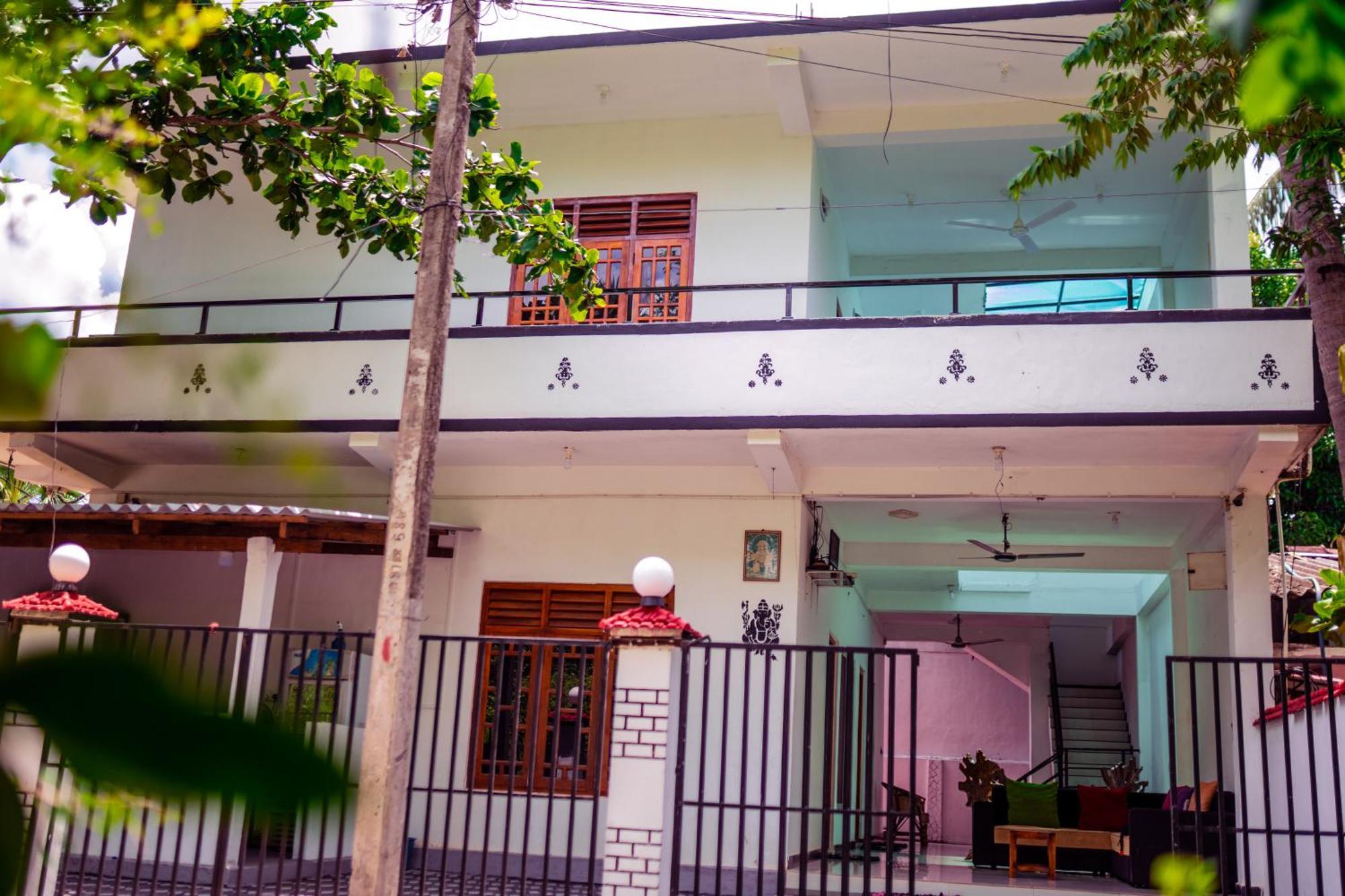 Hilton Cottage Trincomalee Exterior photo